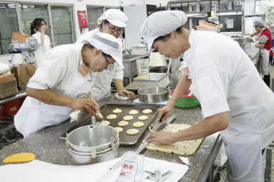 米榖粉多元化訓練班培訓食品業及知名烘焙店家研發人員 